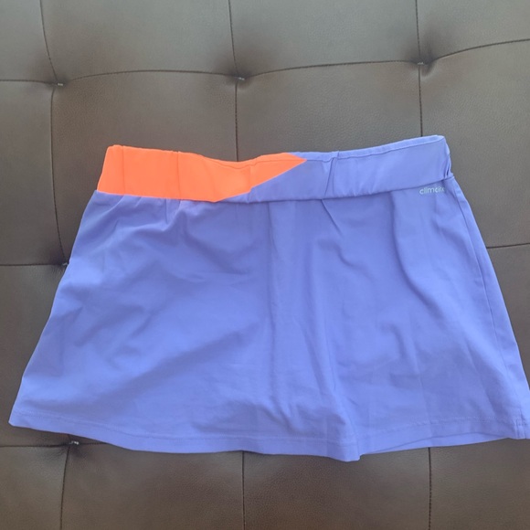 ADIDAS Climalite Tennis Skirt with built-in shorts. Purple/Orange. Size M/L - Picture 3 of 5